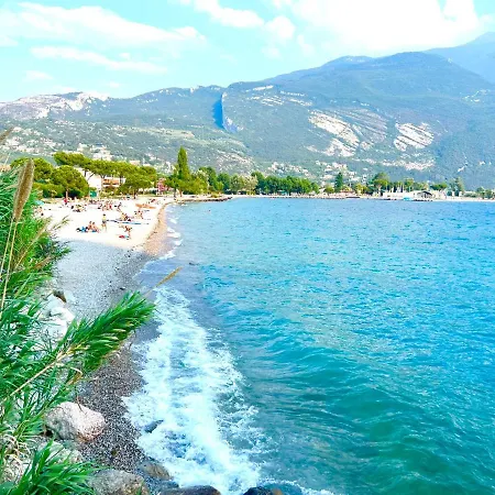 G-House Modernes Apartment Mit Tollem Ausblick Riva del Garda Exterior photo