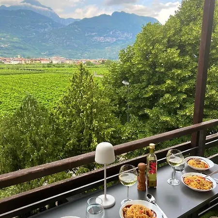 G-House Modernes Apartment Mit Tollem Ausblick Riva del Garda Exterior photo